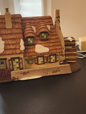 Dept 56 “The Christmas Carol Cottage” – Dickens’ Village Series